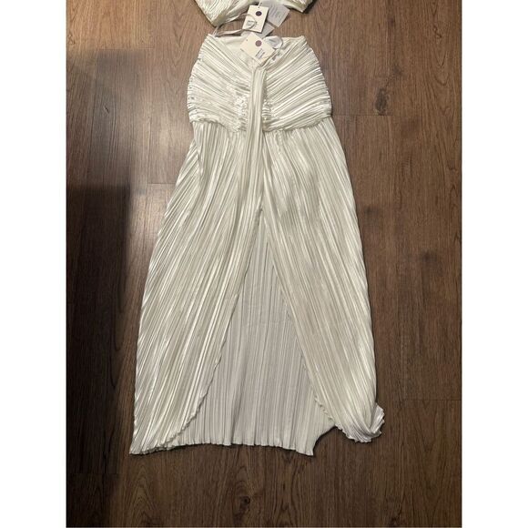Sonya Moda Jolle Plissé halter Top &  Maxi skirt Set in White size S NWT - Picture 7 of 9